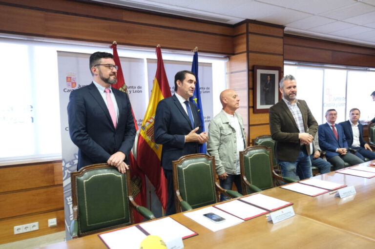 La Junta y los agentes sociales CEOE Castilla y León, CC.OO. y UGT acuerdan mejorar el operativo de lucha contra incendios