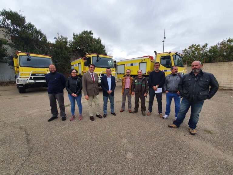 Tres nuevos camiones autobomba lucharán contra los incendios forestales en Palencia y Soria