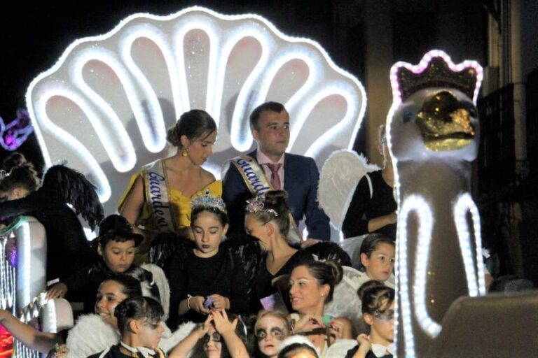 Medina del Campo celebra su Desfile de Carrozas de San Antolín