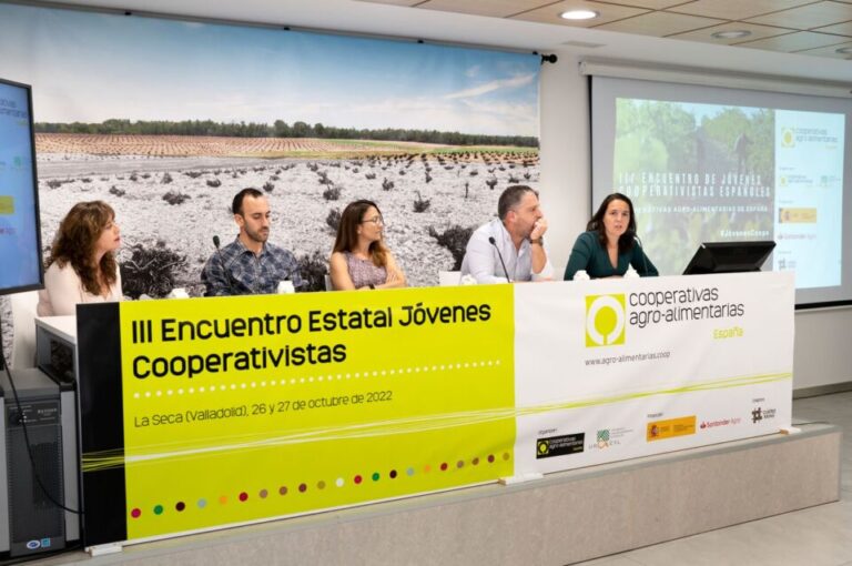 Bodega Cuatro Rayas, ejemplo de relevo generacional para jóvenes cooperativistas de toda España