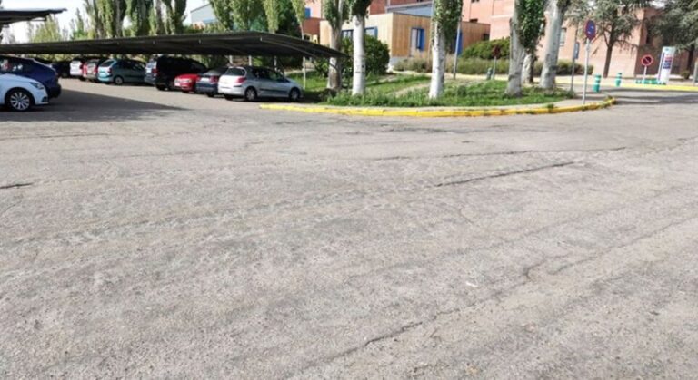 Gana Medina denuncia retrasos en las obras del parking del hospital, aún en periodo de formalización