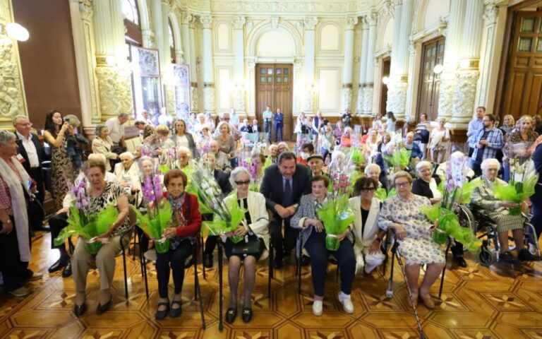 El Ayuntamiento rinde homenaje a las personas de mayor edad de Valladolid