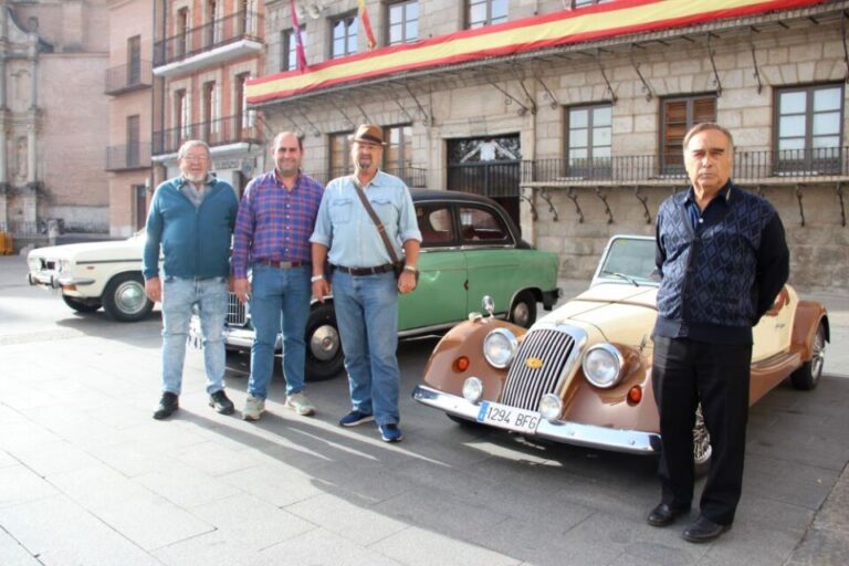 Un museo del vehículo clásico en plena Plaza Mayor de Medina del Campo