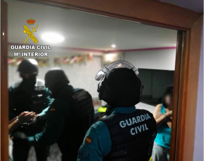 La Guardia Civil desarticula un grupo de estafadores que utilizaban el método conocido como ' BEC'