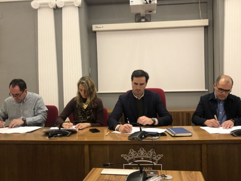 Medina del Campo firma el Acuerdo de la Mesa de Diálogo Social; el tercero en la provincia de Valladolid