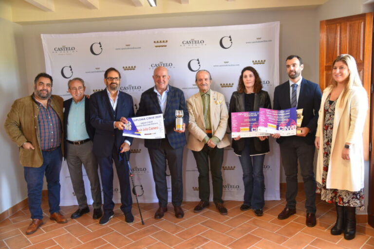 El consejero de la Presidencia recibe el Gran Cinve `Premio Pascual Herrera 2020´