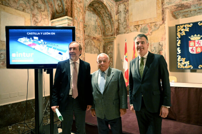 La Junta impulsa la comercialización turística y la oferta de turismo experiencial en el 25 aniversario de la Feria Intur