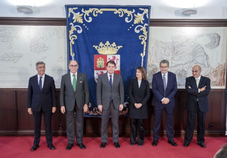 Mañueco apuesta por las universidades de Castilla y León como motores de oportunidades empresariales y de empleo
