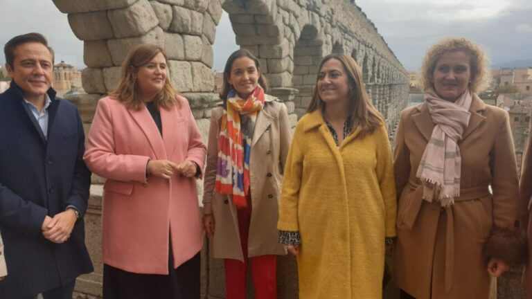Reyes Maroto presenta un programa de apoyo al patrimonio histórico de uso turístico dotado con 150 M€