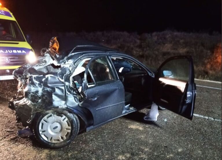 Dos heridos en un accidente entre un camión un turismo en Peñafiel