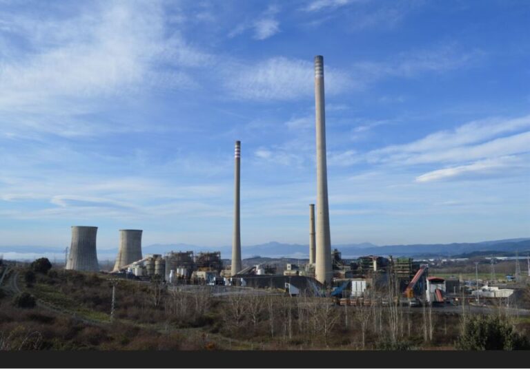La Junta paraliza la declaración BIC de las dos torres de la central térmica de Compostilla II