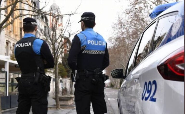 La Policía de Valladolid rescata a un varón que había caído al río Pisuerga