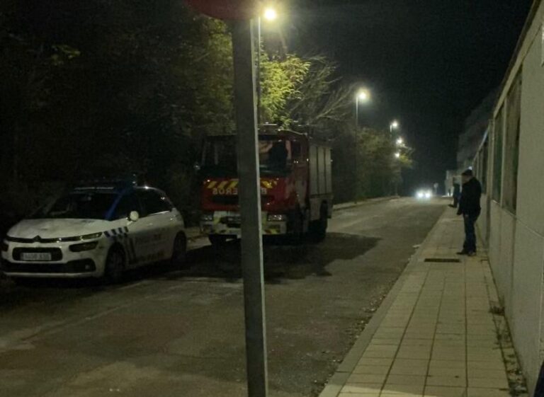 Policía Local y Bomberos se movilizan ante un fuerte olor a gas en la calle La Perla de Medina del Campo
