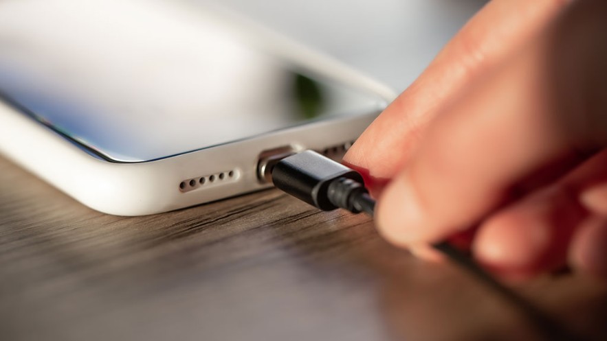 The danger of charging your mobile or laptop in public USB ports