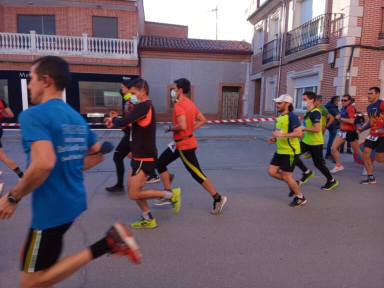 Una multitud de corredores participarán mañana en la Carrera  Popular Villa de El Carpio