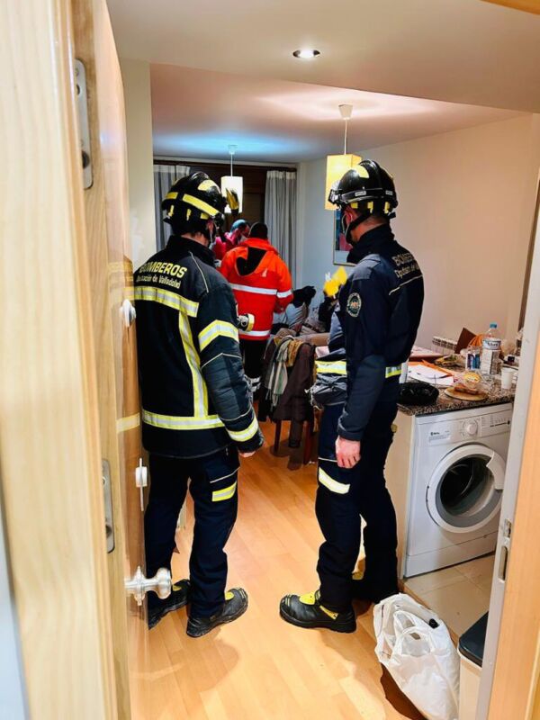 Olmedo: Los bomberos auxilian a una persona que se había caído en su casa