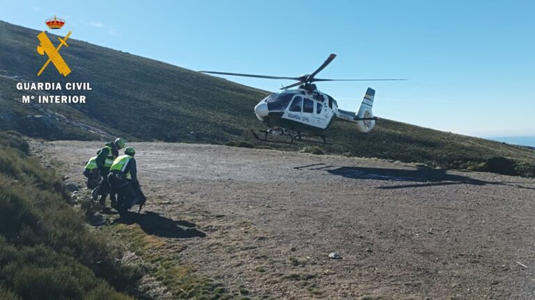 Las condiciones climatológicas han obligado a suspender la búsqueda del montañero desparecido en la sierra de Salamanca