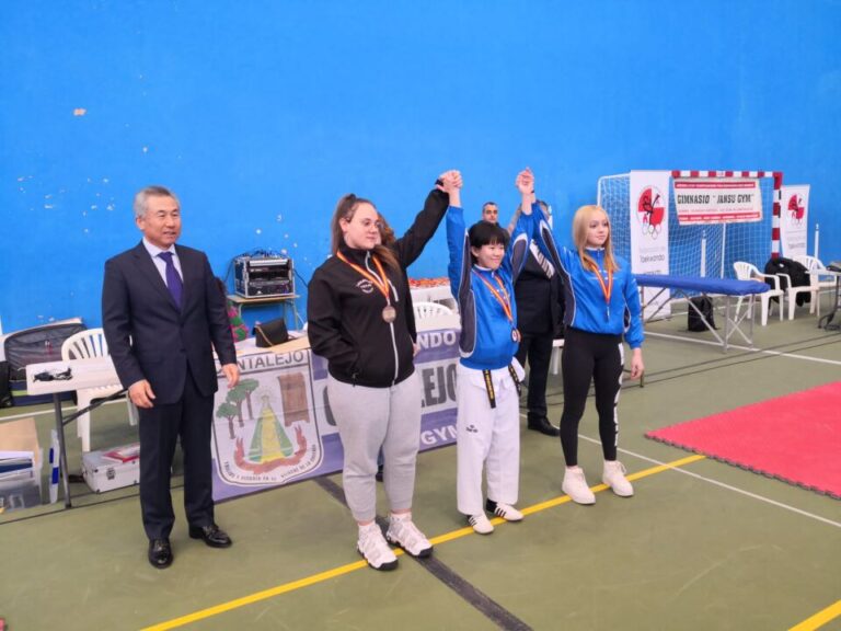 El Club Kim Medinense logra tres medallas en el Campeonato de Castilla y León de Combate Senior y Pumse