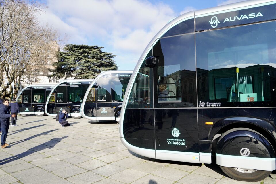 Enviar Puro ira Valladolid apuesta por el transporte público sostenible con la  incorporación de los nuevos autobuses eléctricos