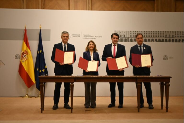 La Junta firma tres acuerdos para la construcción de 327 viviendas de alquiler social en Miranda de Ebro, Salamanca y Valladolid