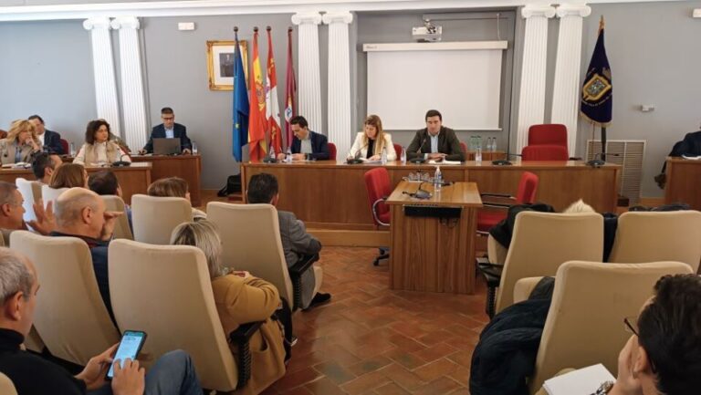 La delegada territorial se reúne en Medina del Campo con los alcaldes de las Tierras de Medina