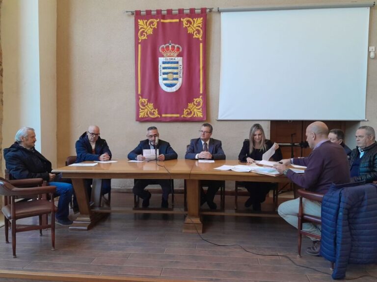 La Junta respalda el trabajo realizado por la Mesa del Lechazo para convertirse en la primera Lonja de Referencia de Castilla y León