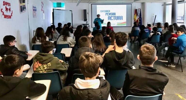La Junta convoca la nueva edición de la ‘Liga Debate’ para mejorar la oratoria de los estudiantes