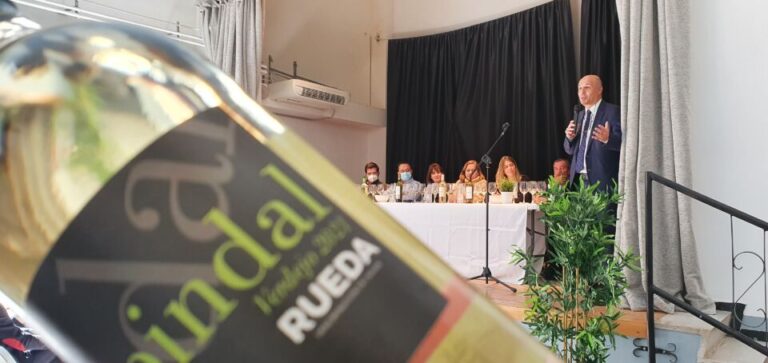 El Ayuntamiento de Pozaldez promociona el vino verdejo de Rueda y el turismo local en la Feria Intur