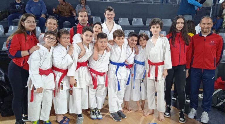 Nueve karatekas del Club Budokan Medina realizan «un buen trabajo» en el Campeonato Regional Infantil pero sin subir al pódium