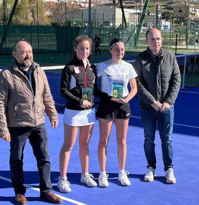 Carmen Vaquero, subcampeona junior en el I Torneo de Tenis ‘Villa Alba de Tormes’ 2023