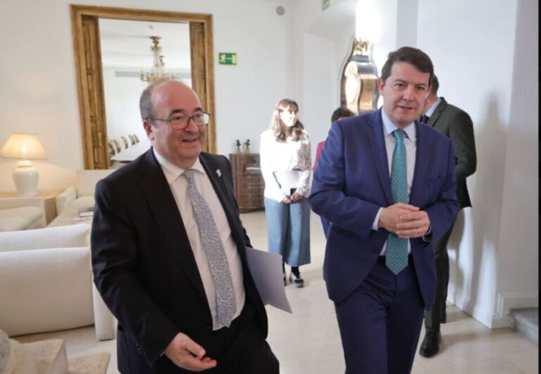 Acuerdo para garantizar la presencia permanente del Prado en el Palacio de los Águila