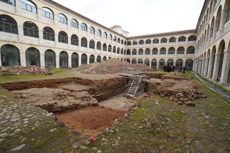El patio de San Benito acogerá temporalmente los restos del castillo medieval de Valladolid