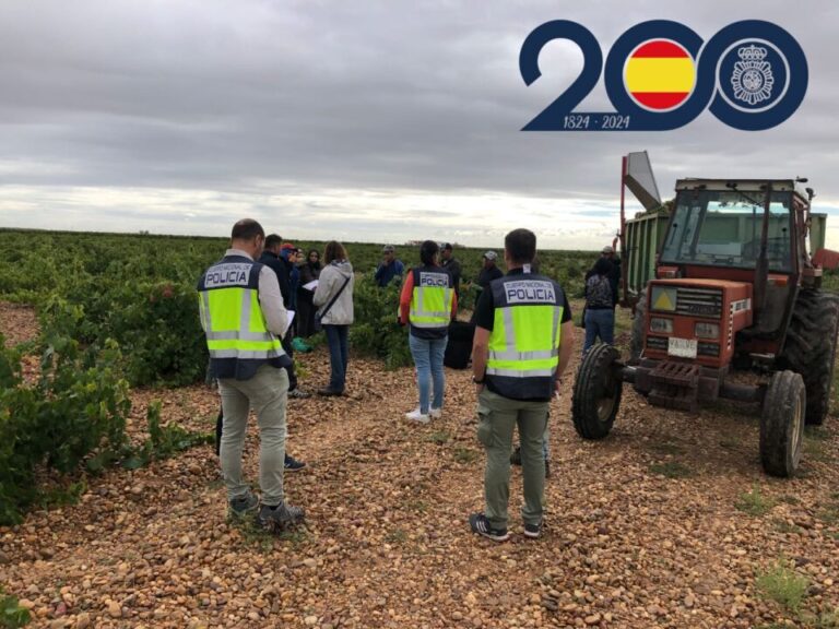 La Policía Nacional detiene a un varón por explotar a doce jornaleros en el campo en Villanueva de Duero