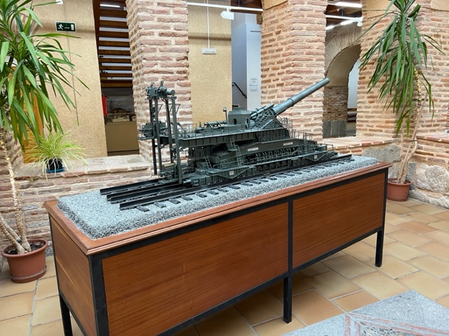 El Centro Cultural expone hasta el 9 de abril una serie de maquetas de artillería 