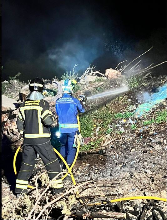 Los bomberos extinguen dos incendios, en Olmedo y Herrera de Duero