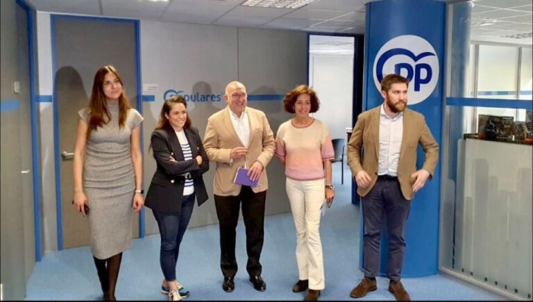 Carnero presenta a su equipo para llegar a la alcaldía de Valladolid
