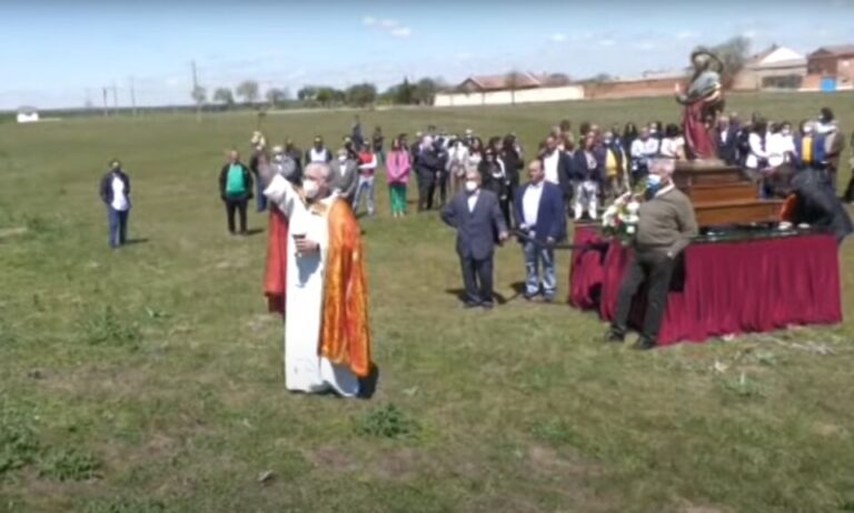 Rodilana se prepara para entonar su «¡Viva San Marcos!» 