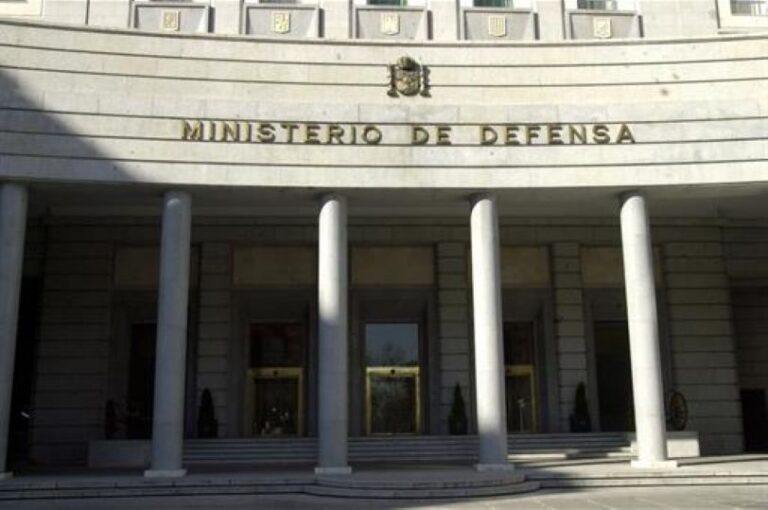 El Ministerio de Defensa eliminará los límites de estatura para el acceso a las Fuerzas Armadas
