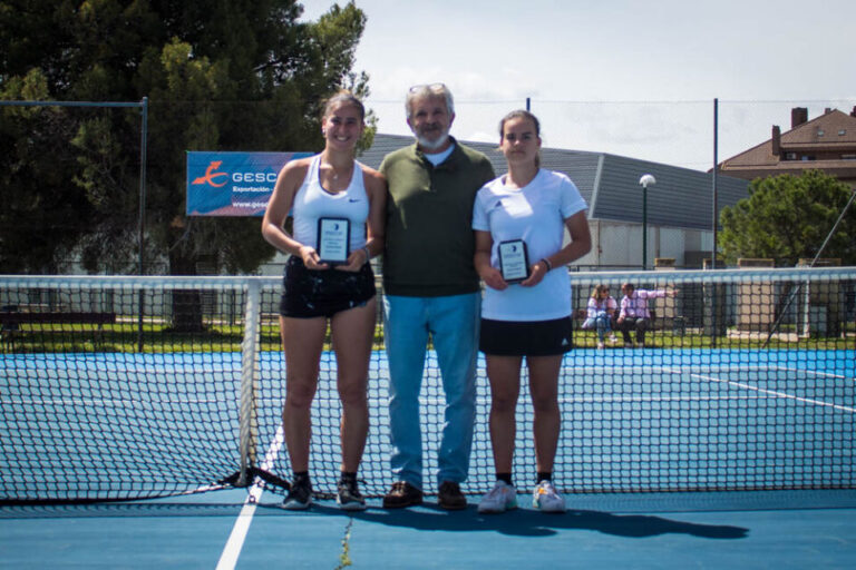 La tenista Julia Millán se proclama campeona absoluta de Castilla y León por segundo año consecutivo
