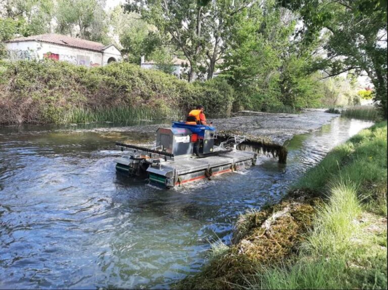 La CHD invierte cerca de medio millón de euros en el Canal de Castilla durante el último año