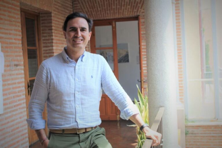 Guzmán Gómez, candidato por el PP: «No engañamos, no vendemos humo, somos un equipo joven con mucha ilusión y dispuesto a darlo todo por el futuro de Medina»