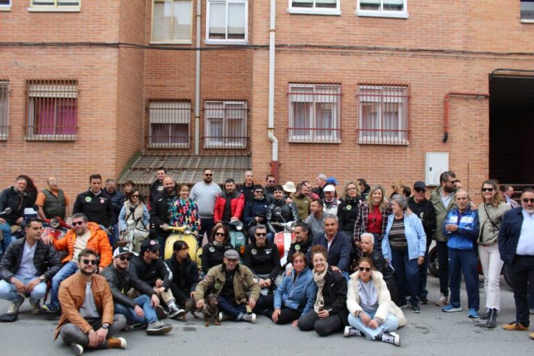 Las vespas como protagonistas del pasado sábado en el barrio de Simón Ruiz 