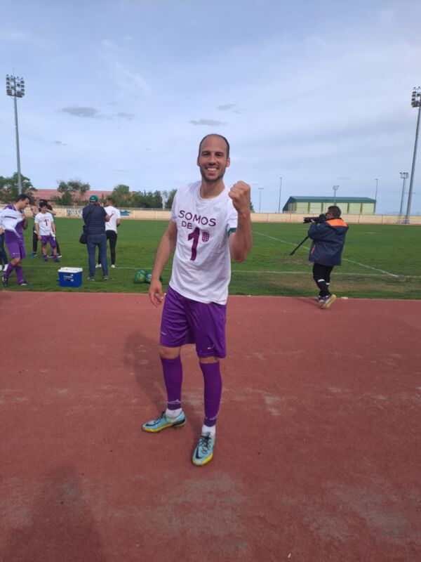 Óscar Delgado, capitán del C.D. Medinense: «El ascenso nos ha costado mucho y se ha hecho de rogar»