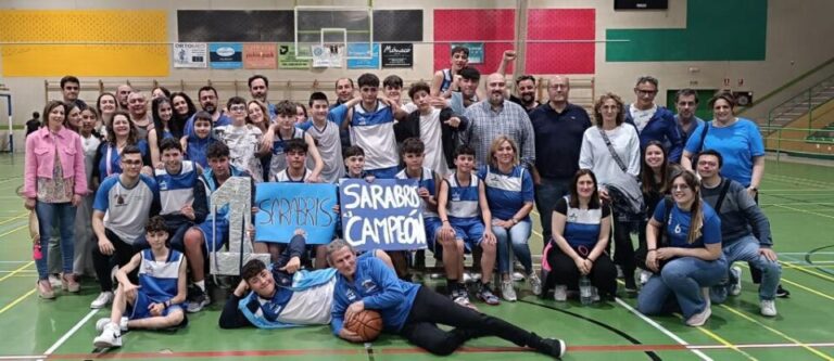 Los cadetes del Sarabris se proclaman campeones de Liga del Grupo B ante una afición volcada que abarrotó el Pablo Cáceres