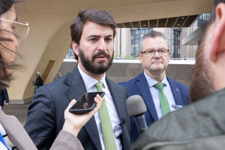 El Bocyl hace oficial los ceses de Gallardo, Veganzones y Dueñas