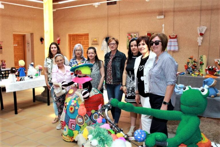 «Tejiendo las horas» llega al Centro Cultural Integrado Isabel la Católica