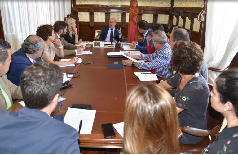 El Ayuntamiento de Valladolid constituye la Junta de Gobierno con ocho miembros del PP y dos de Vox