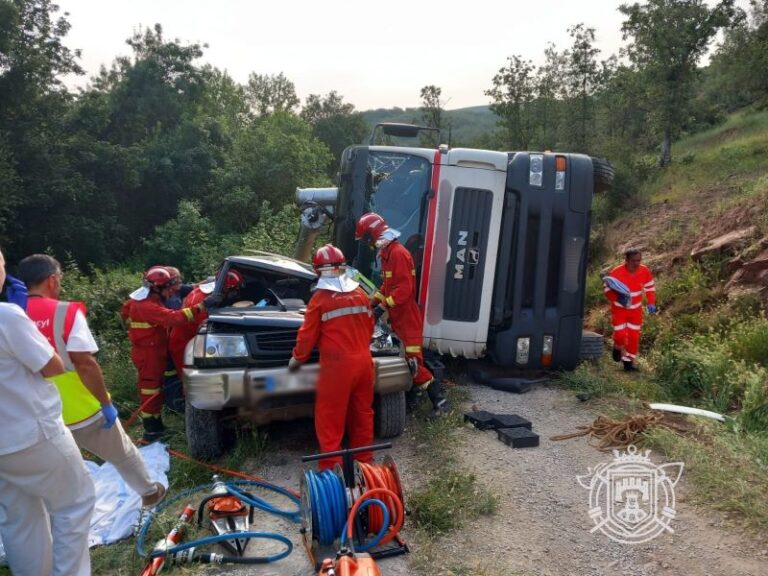 Trágico accidente en Castrovido (Burgos): Un fallecido tras la colisión entre un turismo y un camión