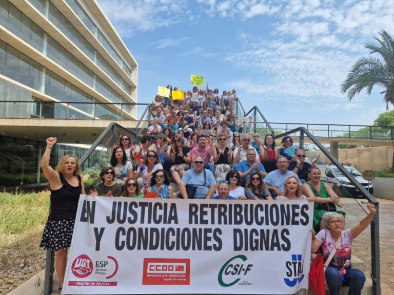 Los funcionarios de Justicia tildan a Pedro Sánchez de “intolerante” en la concentración realizada ante el PSOE de Castilla y León