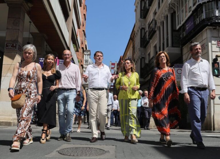 Mañueco asegura que Feijóo «no tuvo rival» en el candidato del PSOE, Sánchez